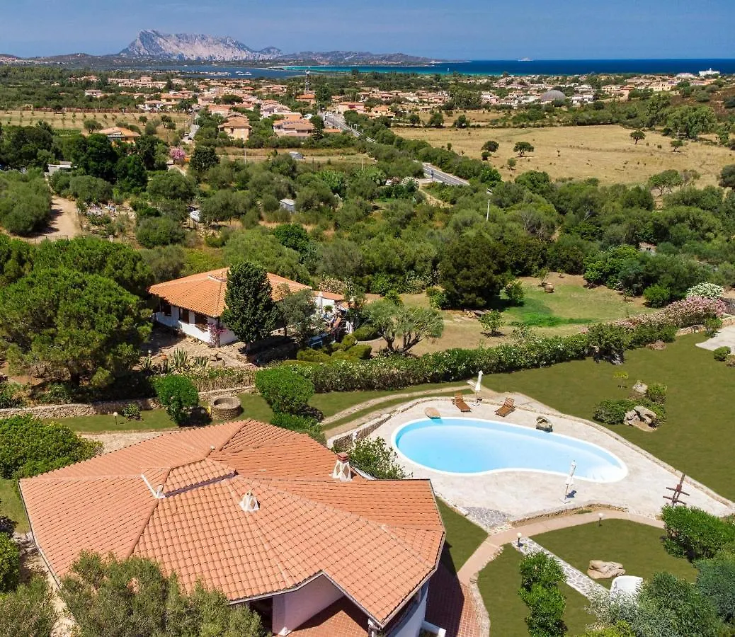 Villa Con Piscina Luna Rossa San Teodoro   San Teodoro (Sardinia)