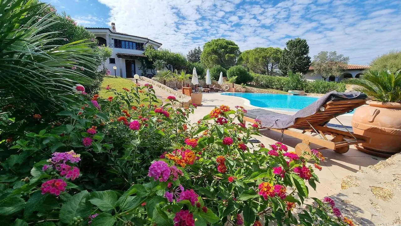 Villa Con Piscina Luna Rossa San Teodoro