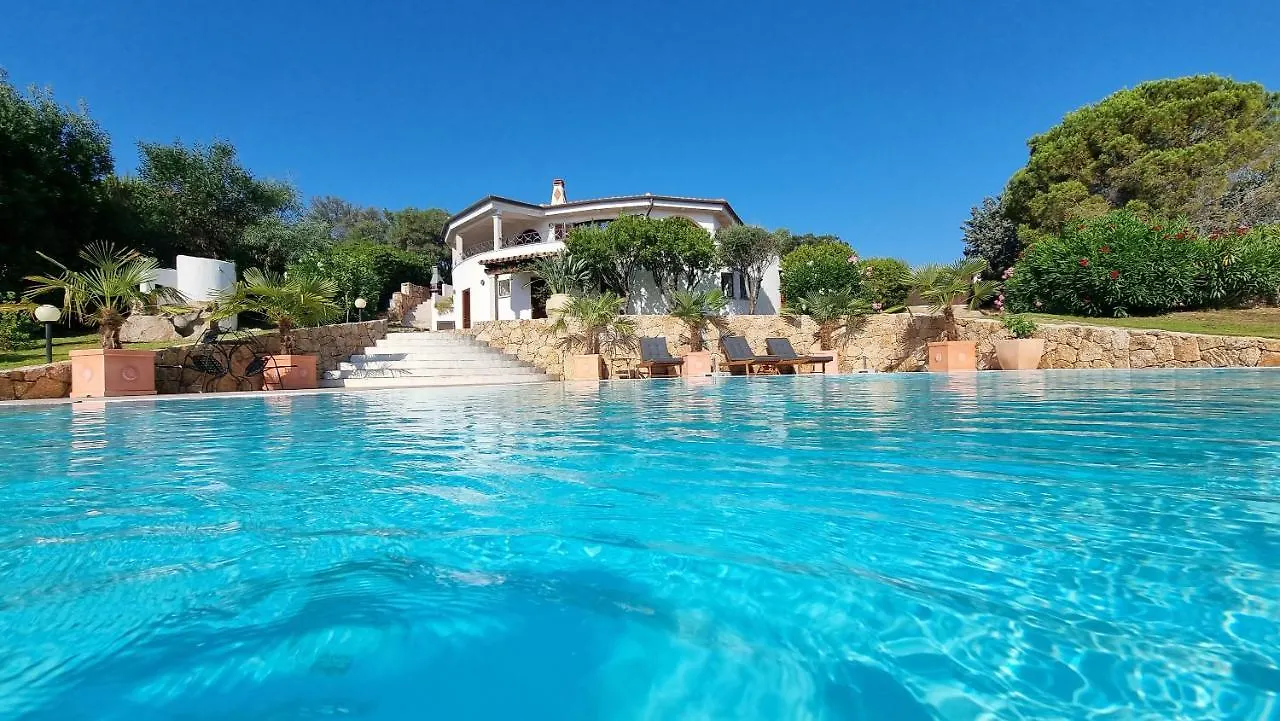 Villa Con Piscina Luna Rossa San Teodoro  San Teodoro (Sardinia)