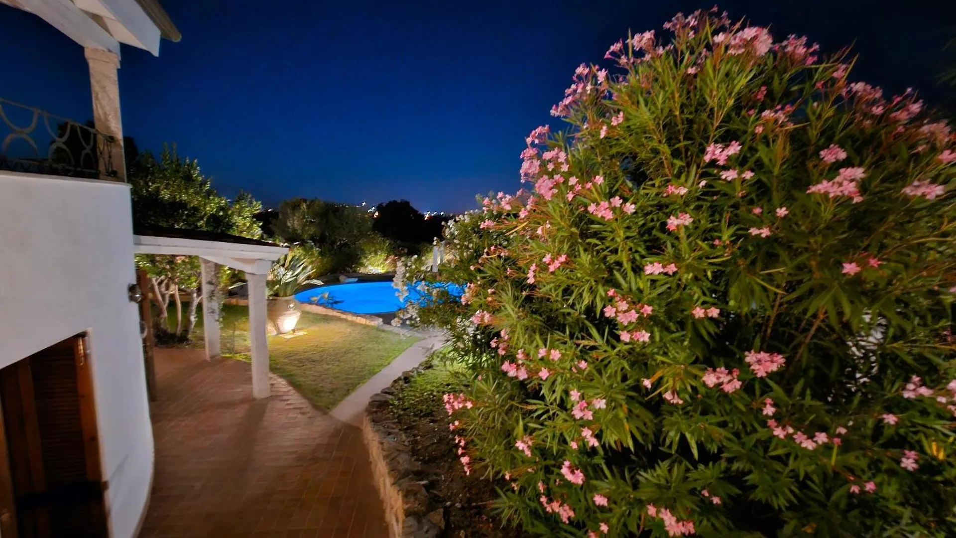 Villa Con Piscina Luna Rossa San Teodoro  San Teodoro (Sardinia)